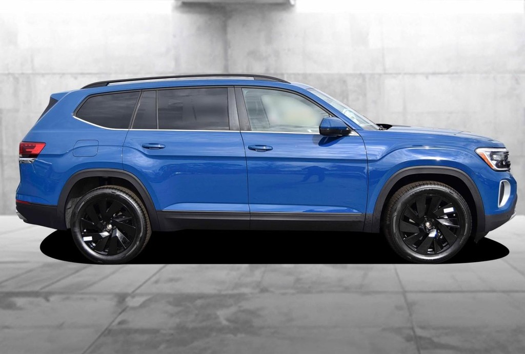 Volkswagen Atlas Vehicle Full-screen Gallery Image 5