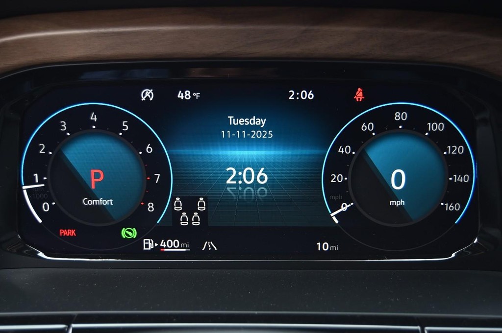 Volkswagen Atlas Vehicle Full-screen Gallery Image 12