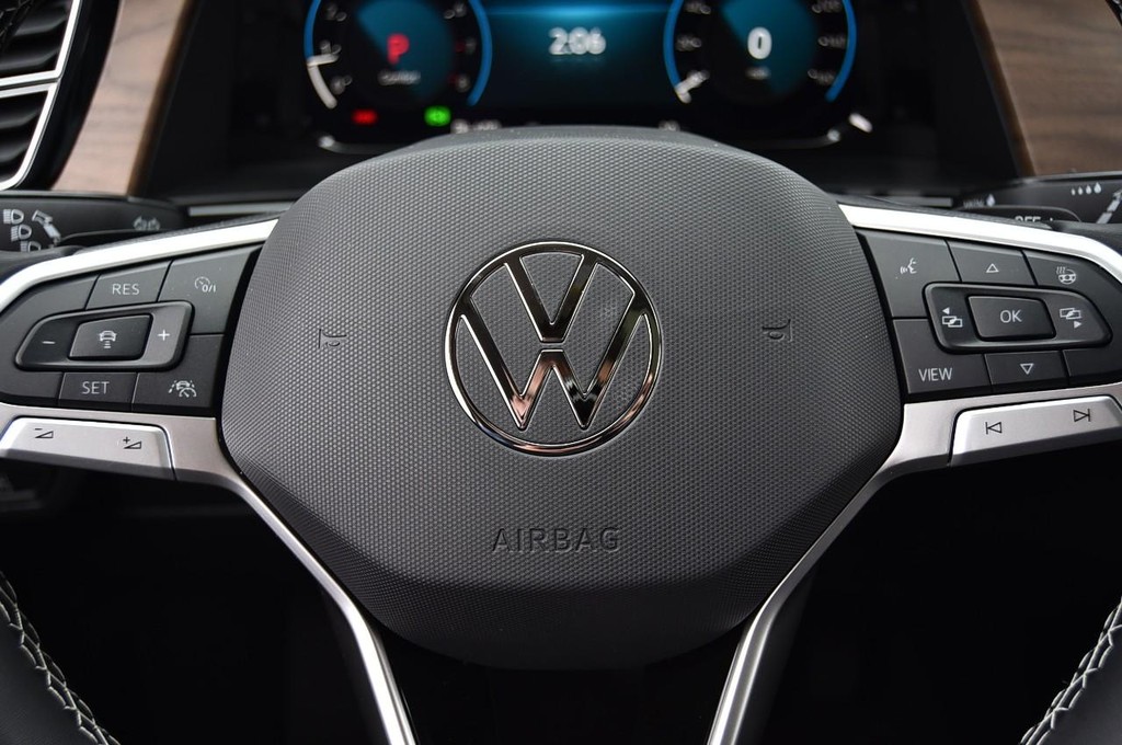 Volkswagen Atlas Vehicle Full-screen Gallery Image 18