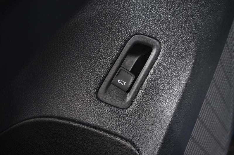 Volkswagen Atlas Vehicle Full-screen Gallery Image 9