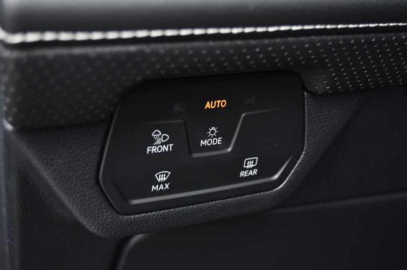 Volkswagen Atlas Vehicle Full-screen Gallery Image 11