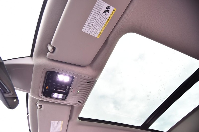 Volkswagen Atlas Vehicle Full-screen Gallery Image 21