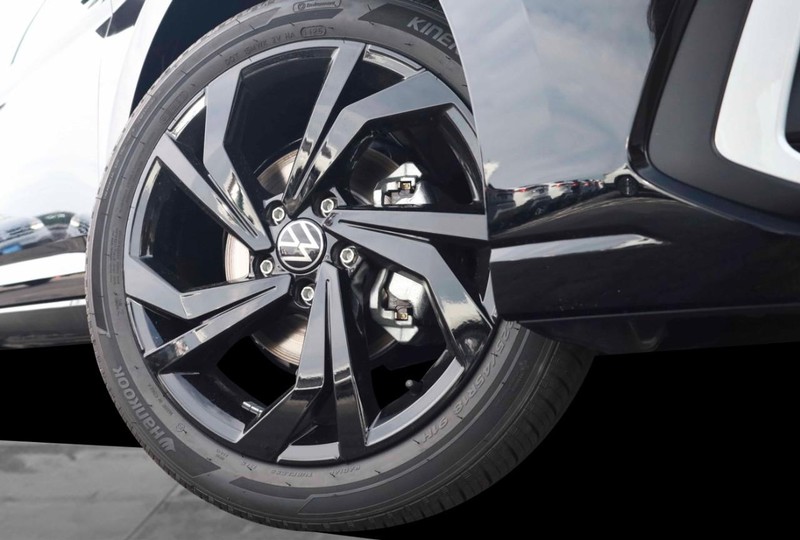 Volkswagen Jetta Vehicle Image 03