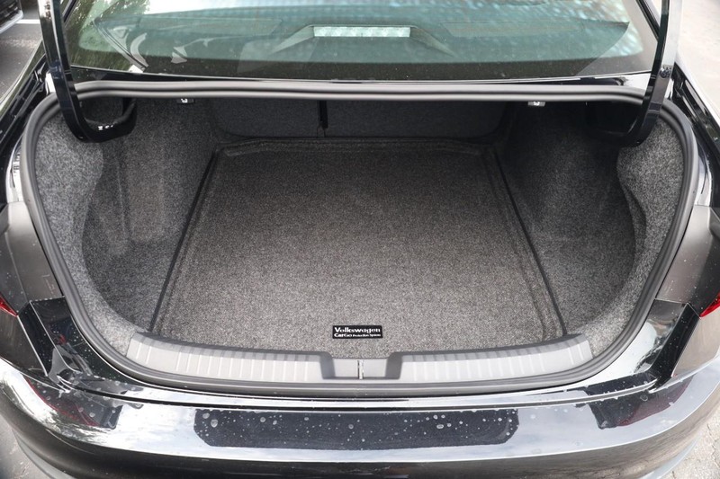 Volkswagen Jetta Vehicle Image 07