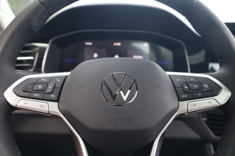 Volkswagen Jetta Vehicle Image 11