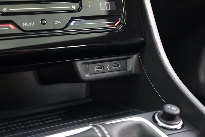 Volkswagen Jetta Vehicle Image 16