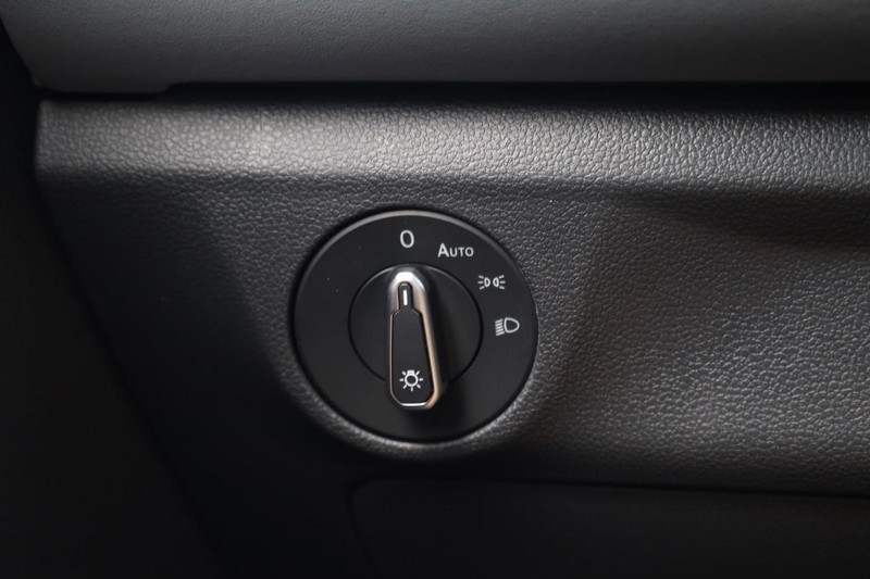 Volkswagen Jetta Vehicle Image 20