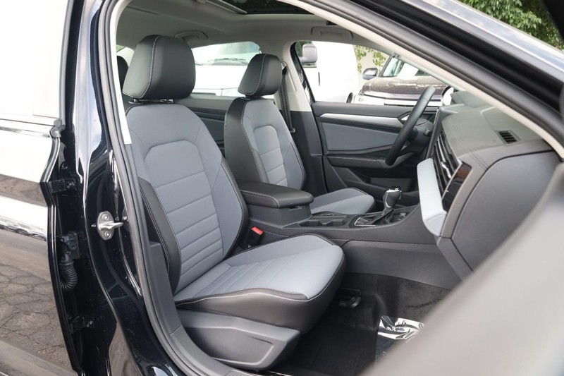 Volkswagen Jetta Vehicle Image 25