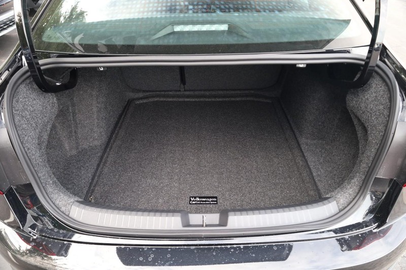 Volkswagen Jetta Vehicle Image 07