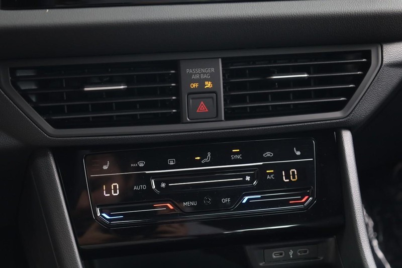 Volkswagen Jetta Vehicle Image 13