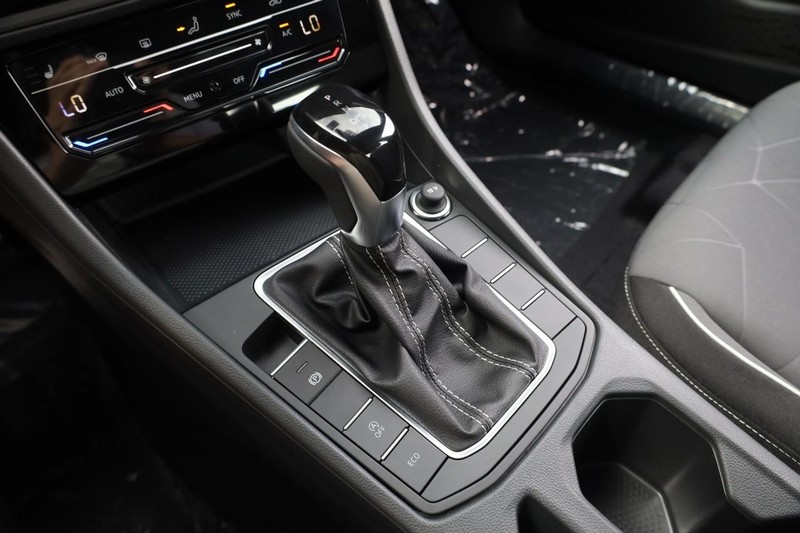 Volkswagen Jetta Vehicle Image 15