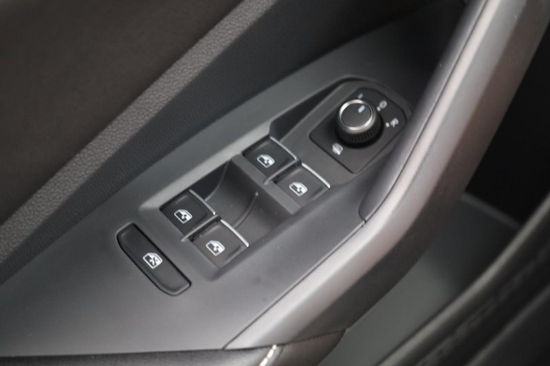 Volkswagen Jetta Vehicle Image 17