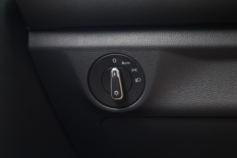 Volkswagen Jetta Vehicle Image 18