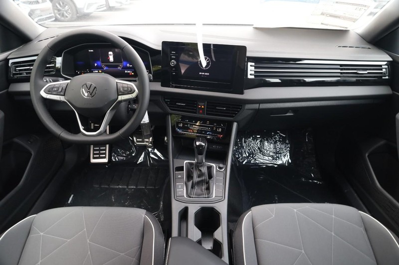 Volkswagen Jetta Vehicle Image 21