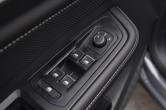 Volkswagen Atlas Cross Sport Vehicle Image 08