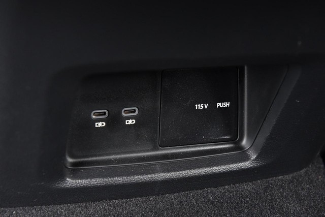 Volkswagen Atlas Cross Sport Vehicle Image 24