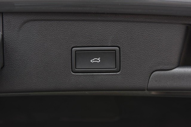 Volkswagen Atlas Cross Sport Vehicle Image 26