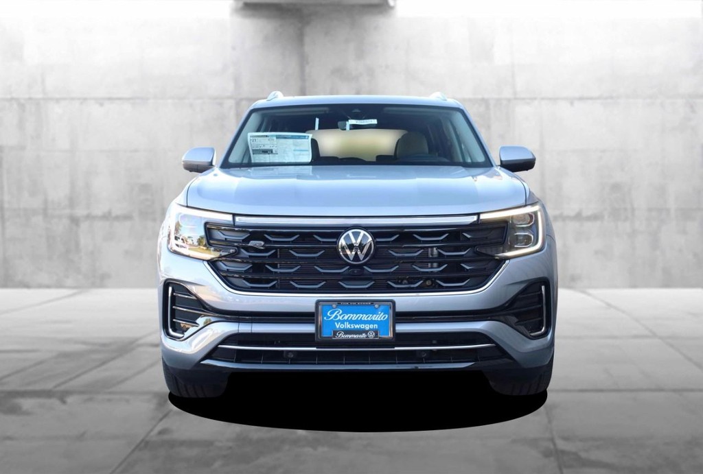 Volkswagen Atlas Vehicle Full-screen Gallery Image 4