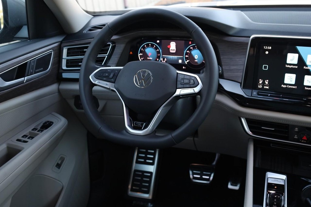 Volkswagen Atlas Vehicle Full-screen Gallery Image 29