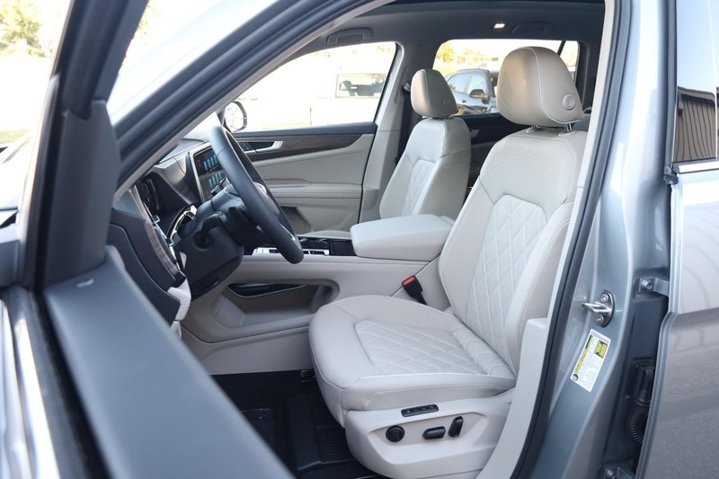 Volkswagen Atlas Vehicle Image 10