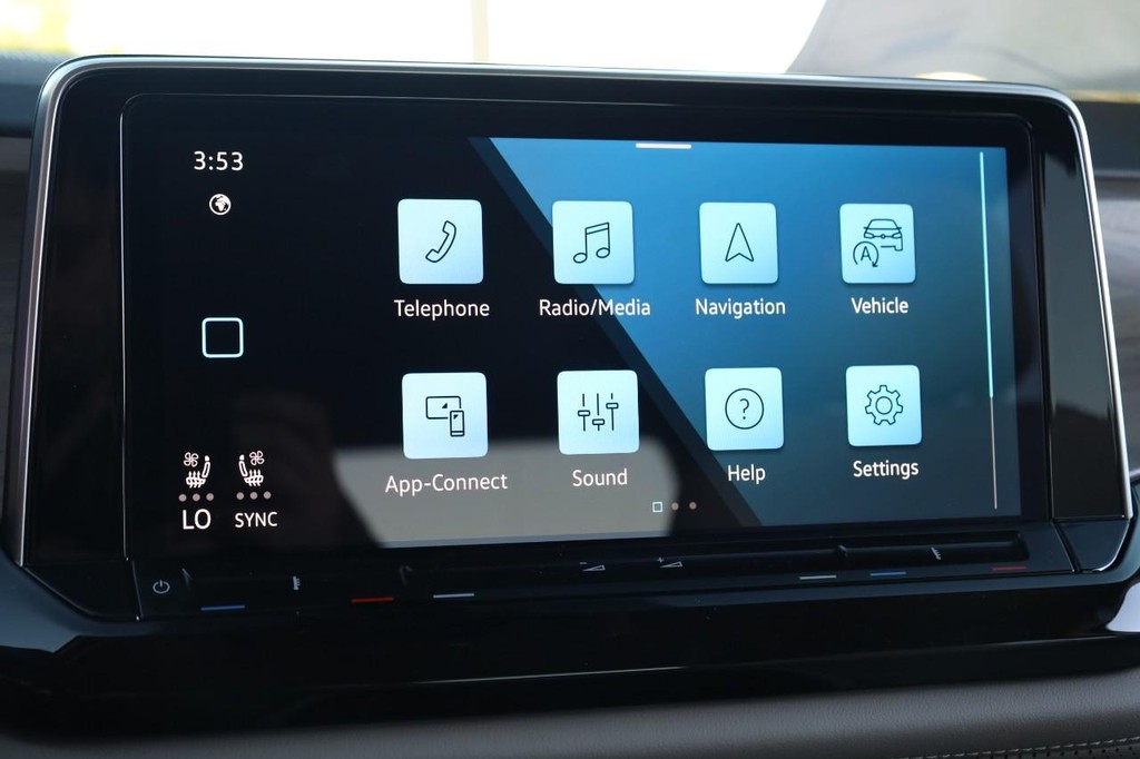 Volkswagen Atlas Vehicle Full-screen Gallery Image 13