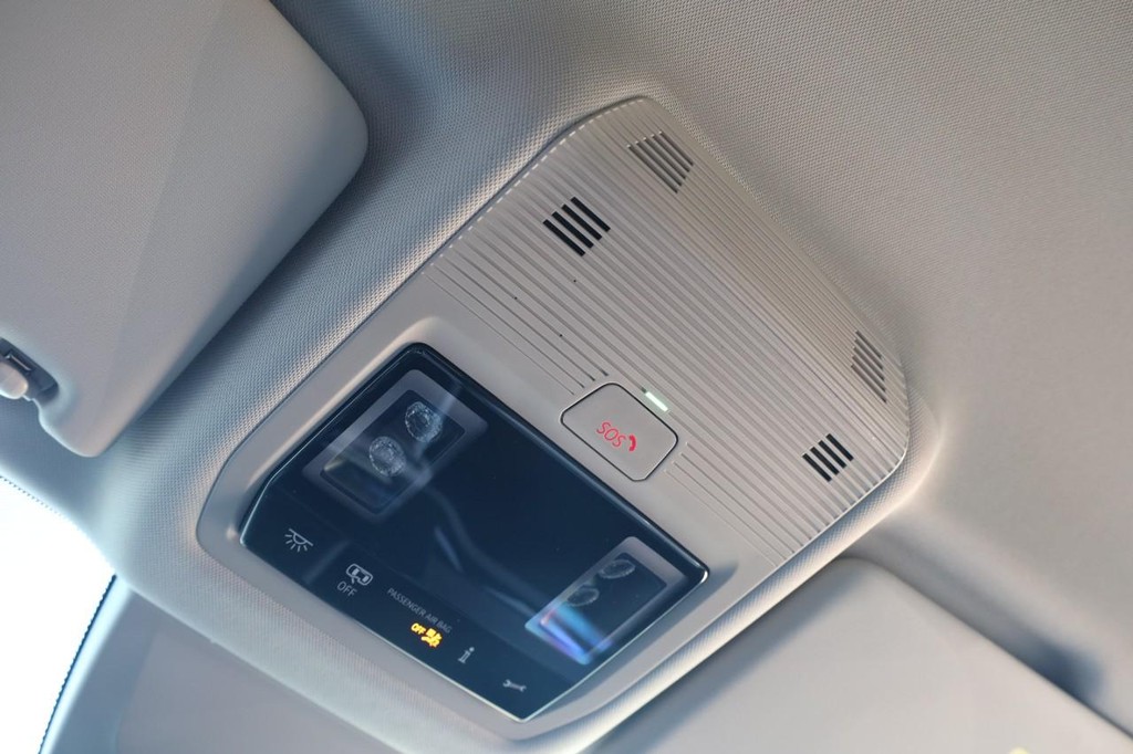 Volkswagen Atlas Vehicle Full-screen Gallery Image 18