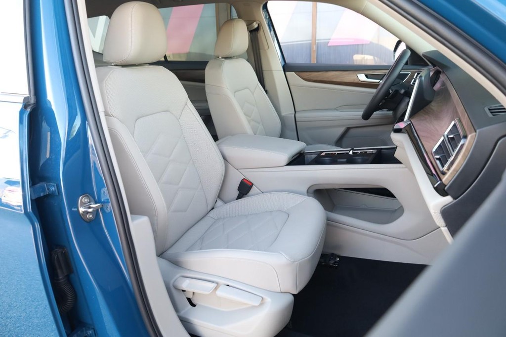 Volkswagen Atlas Vehicle Full-screen Gallery Image 27