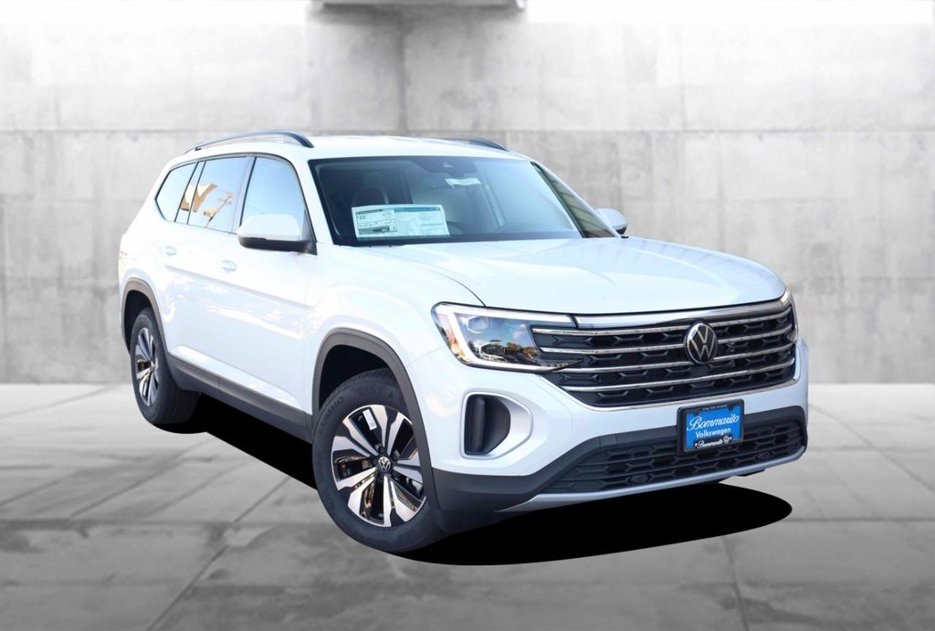 Volkswagen Atlas Vehicle Full-screen Gallery Image 2