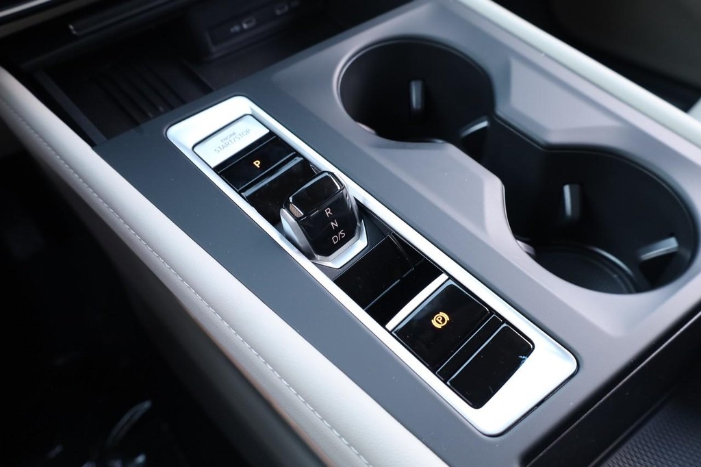 Volkswagen Atlas Vehicle Full-screen Gallery Image 17