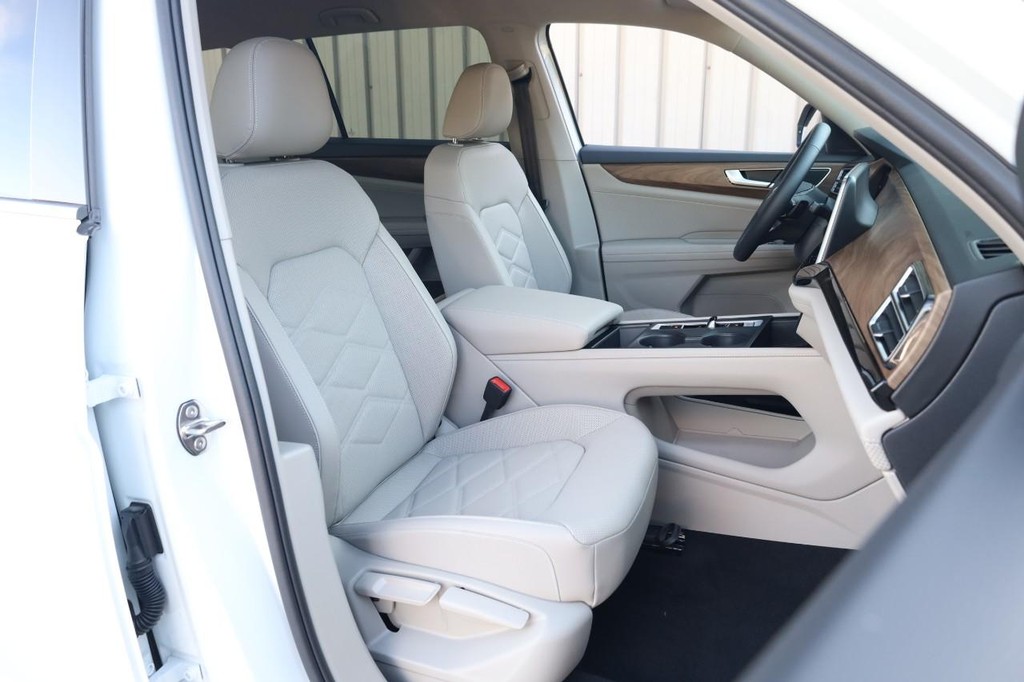 Volkswagen Atlas Vehicle Full-screen Gallery Image 27