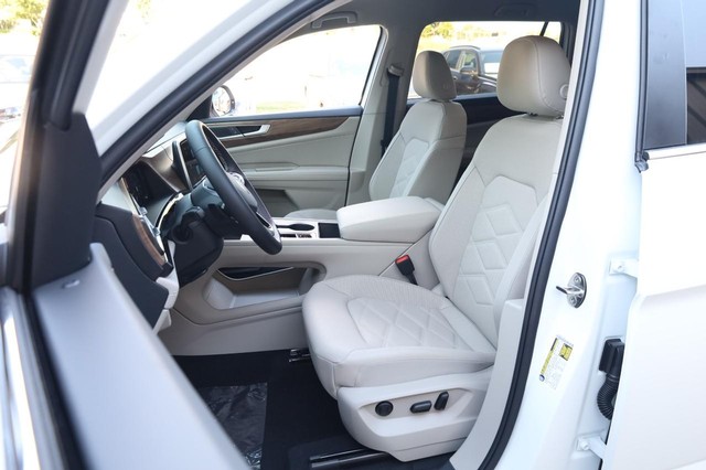 Volkswagen Atlas Vehicle Image 10