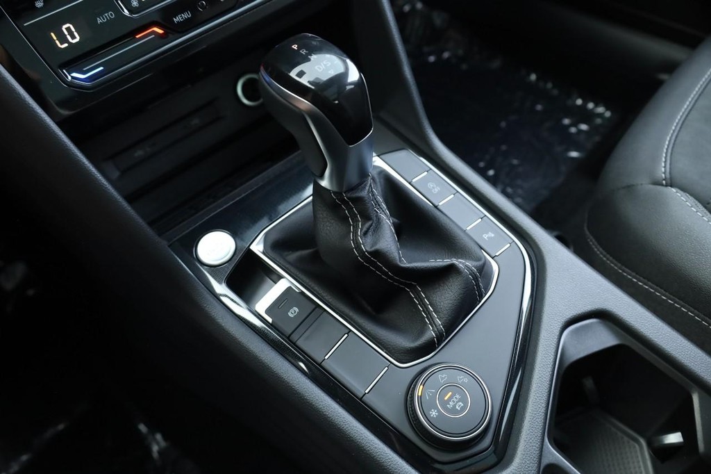 Volkswagen Taos Vehicle Full-screen Gallery Image 17