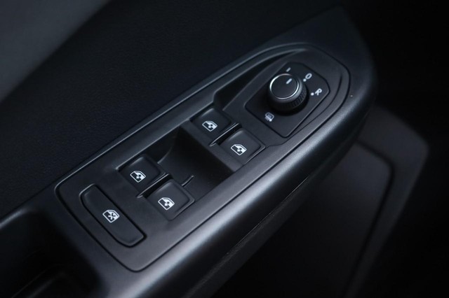 Volkswagen Taos Vehicle Image 19