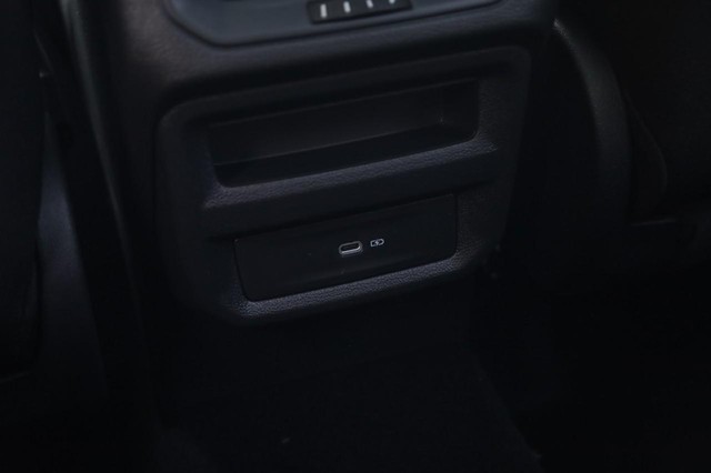 Volkswagen Taos Vehicle Image 23