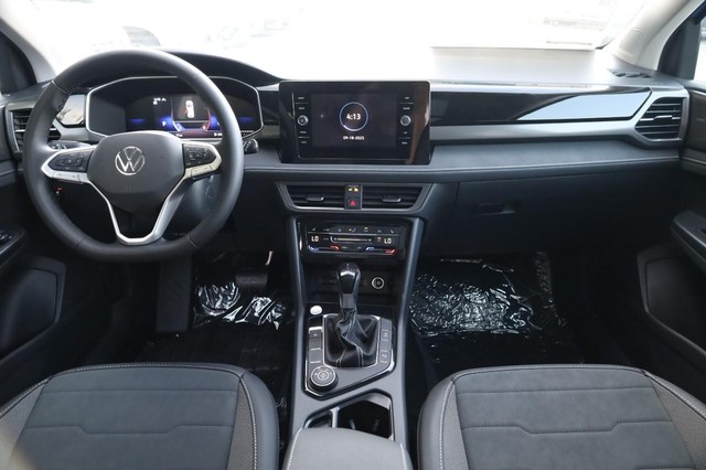 Volkswagen Taos Vehicle Image 24