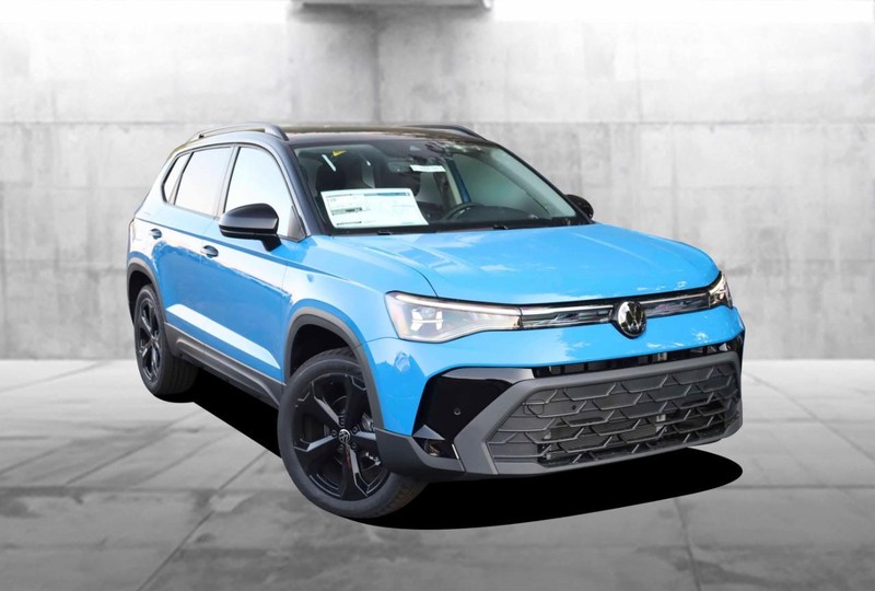 Volkswagen Taos Vehicle Image 02