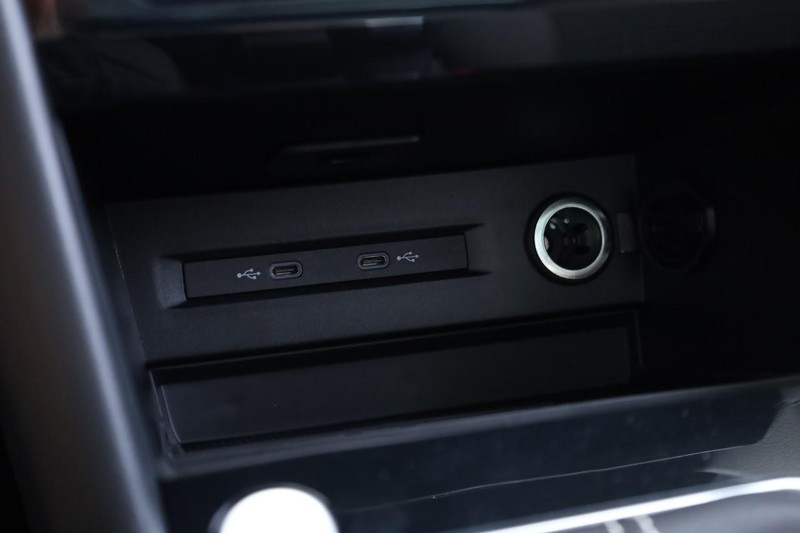 Volkswagen Taos Vehicle Image 16