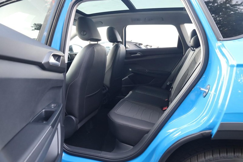 Volkswagen Taos Vehicle Image 22