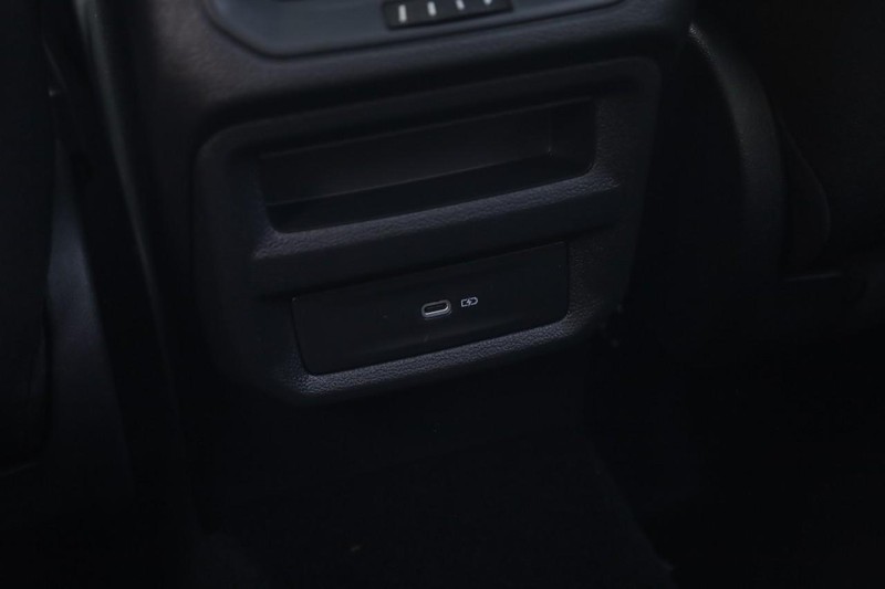 Volkswagen Taos Vehicle Image 23