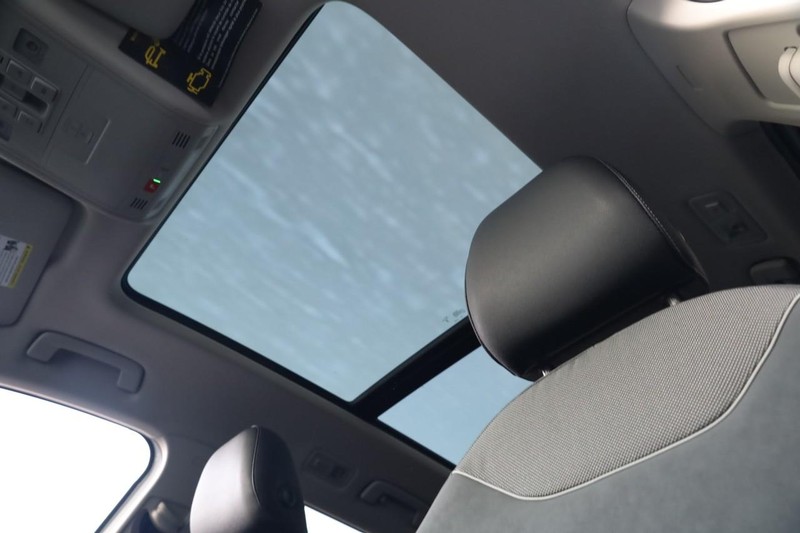 Volkswagen Taos Vehicle Image 09