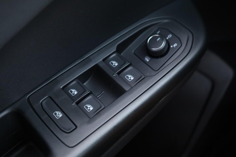 Volkswagen Taos Vehicle Image 19