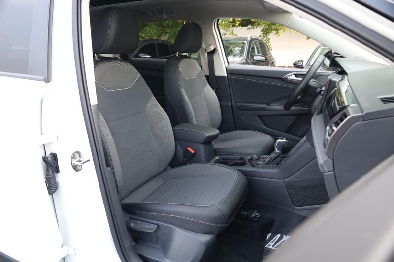 Volkswagen Taos Vehicle Image 26