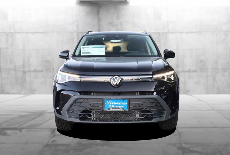 Volkswagen Taos Vehicle Image 04