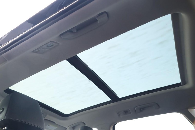 Volkswagen Taos Vehicle Image 09