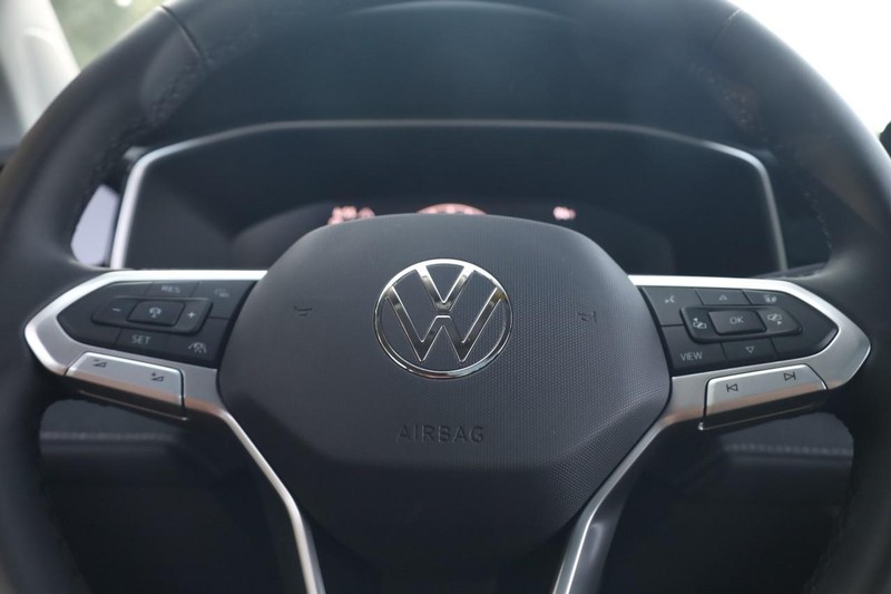 Volkswagen Taos Vehicle Image 10