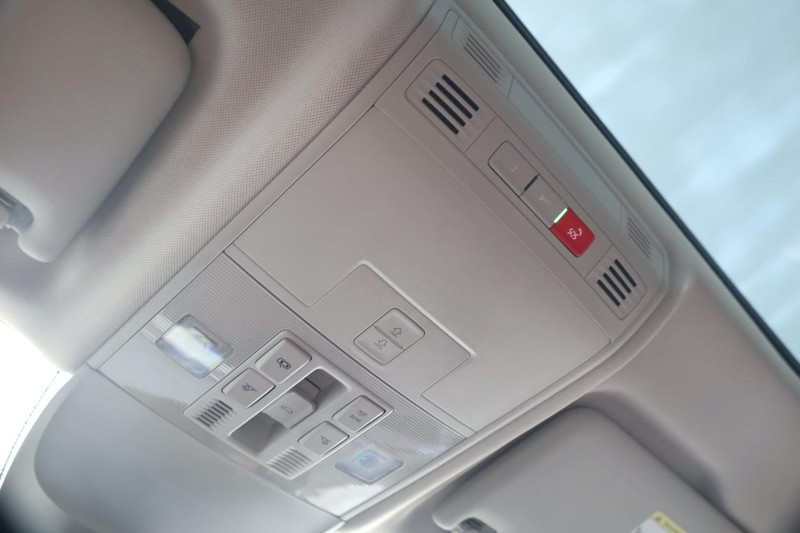 Volkswagen Taos Vehicle Image 17