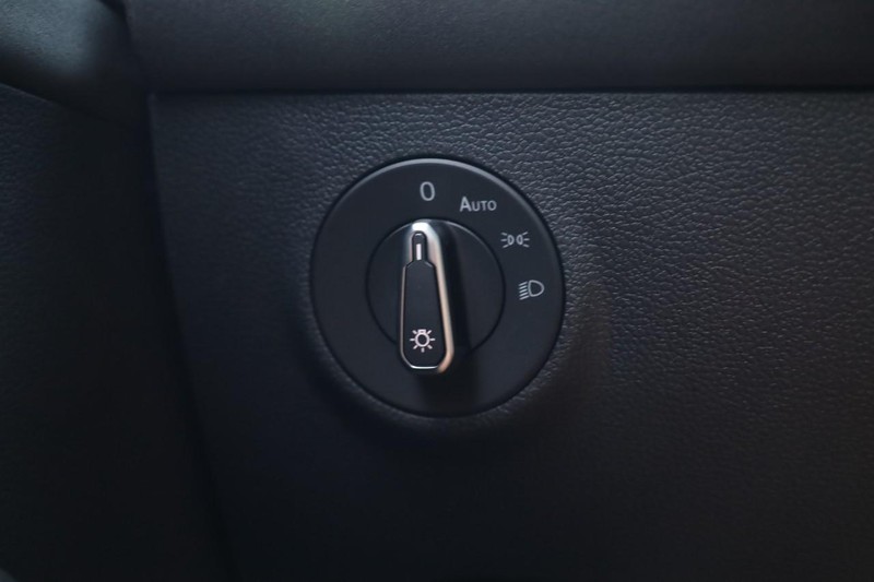 Volkswagen Taos Vehicle Image 19