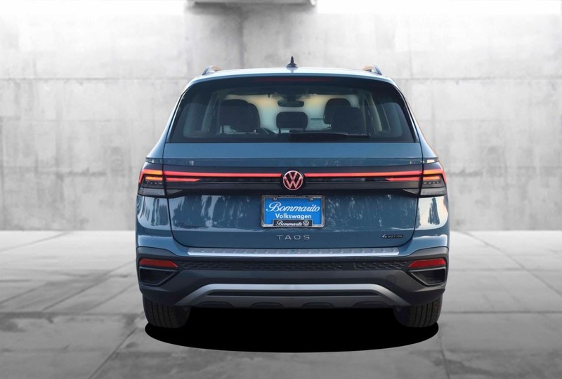 Volkswagen Taos Vehicle Image 06