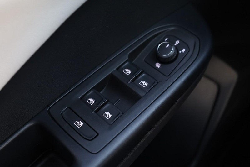 Volkswagen Taos Vehicle Image 17