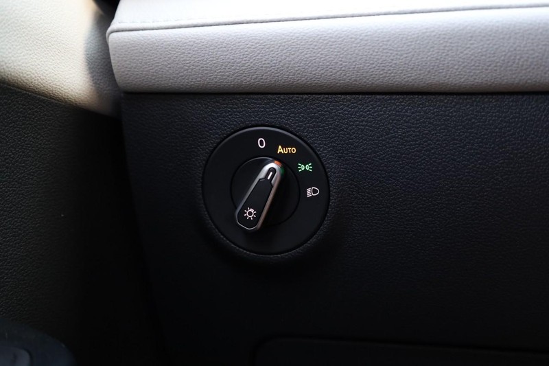 Volkswagen Taos Vehicle Image 18